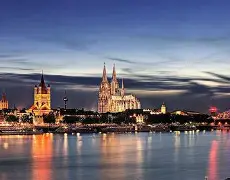 德国队齐心协力，誓要夺得荣耀！助教心细如絲的简单介绍