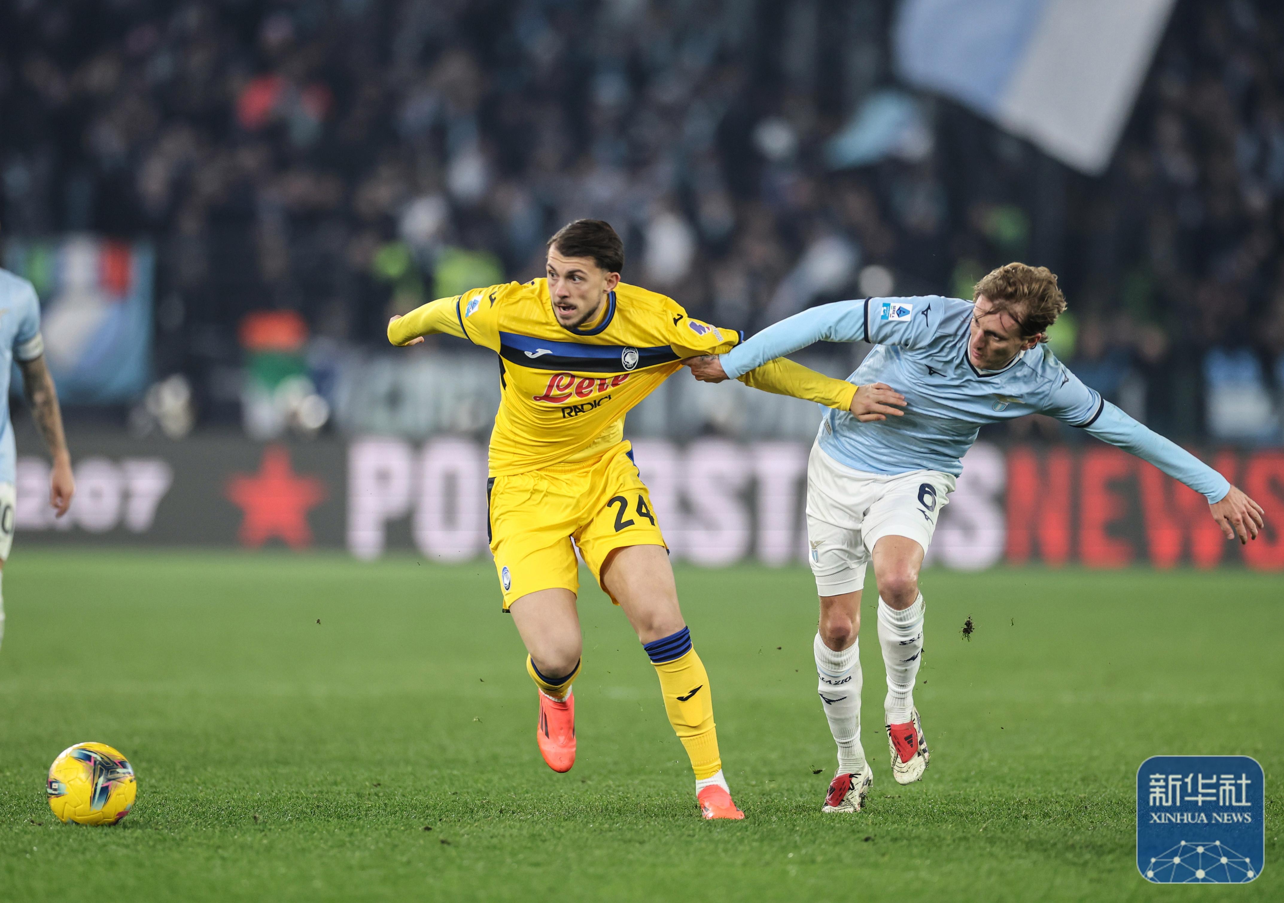 欧洲足球职业比赛中球员个个拼尽全力