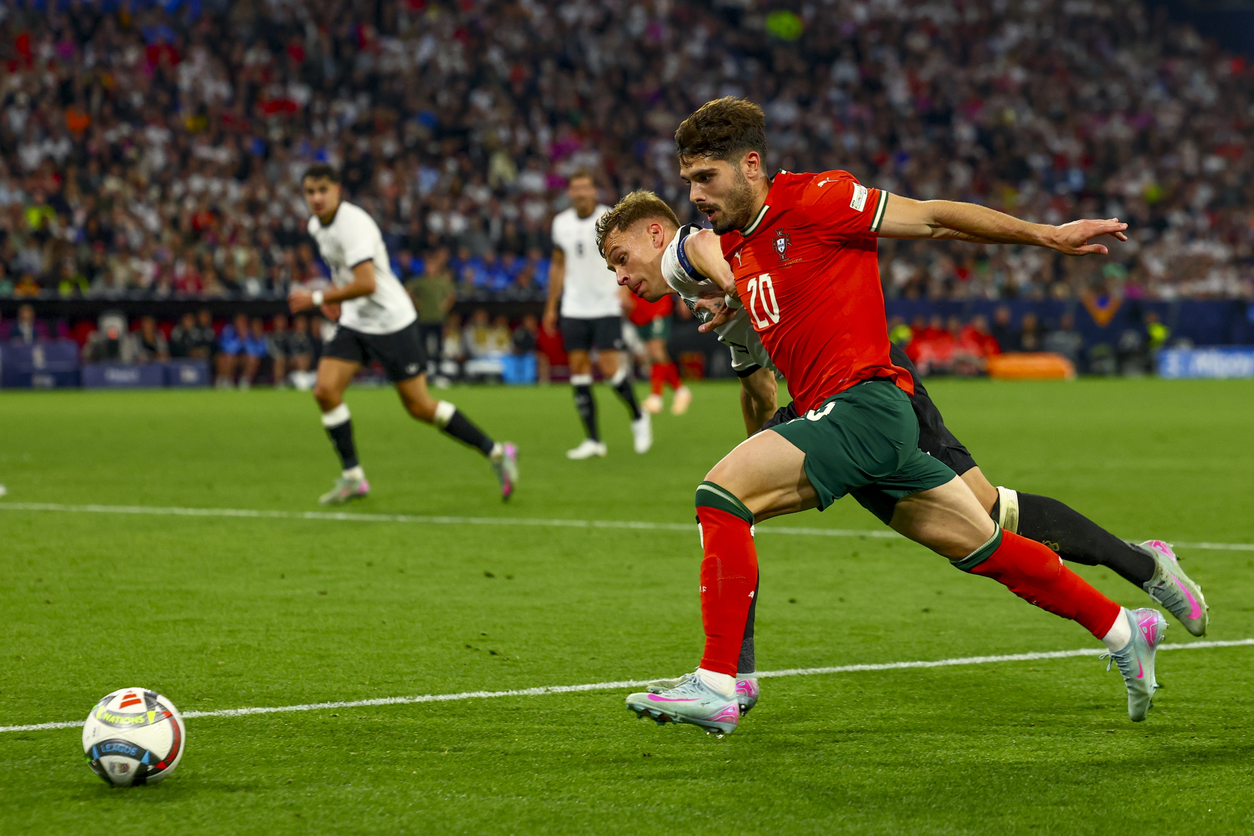 欧洲足球锦标赛预选赛新热点浮现