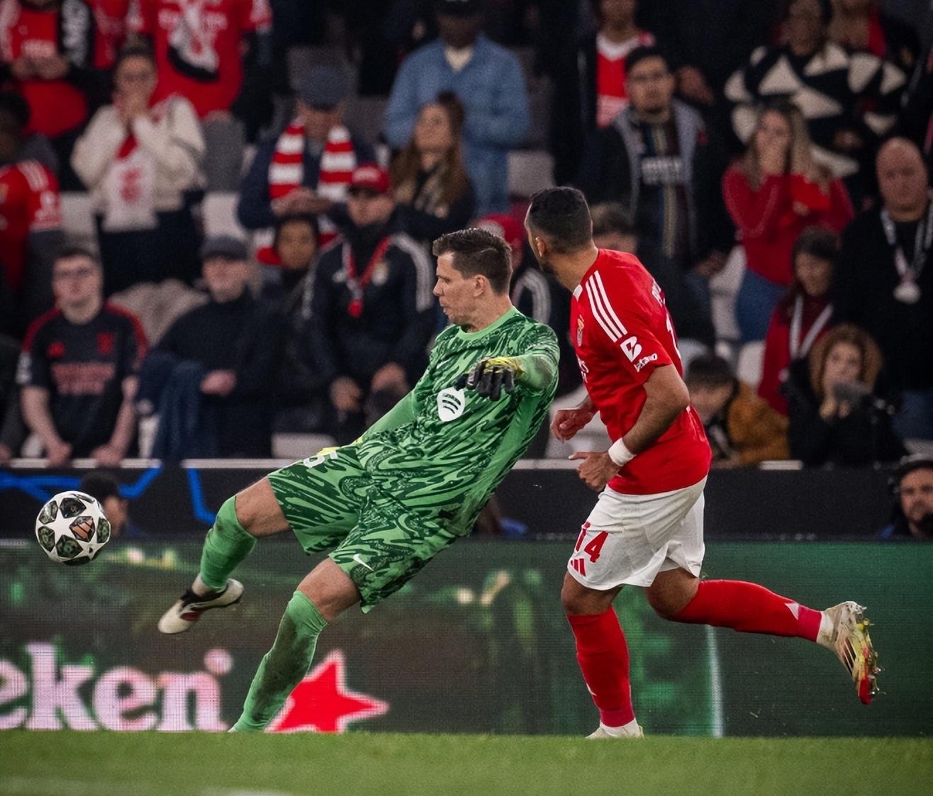 那不勒斯主场惊险绝杀巴萨，晋级之路更为宽广的简单介绍