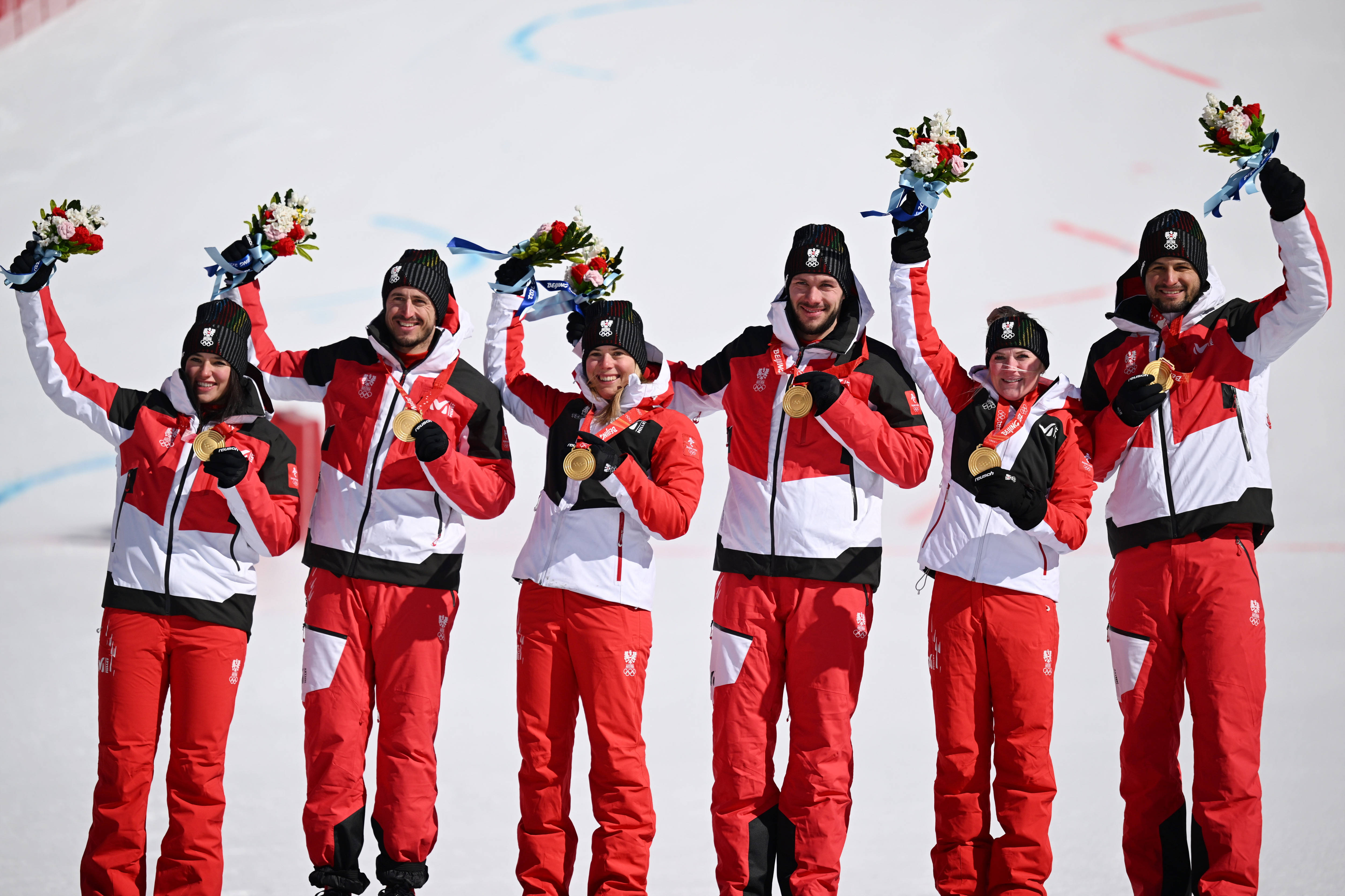 挪威雪橇队屡战屡胜，气势如虹