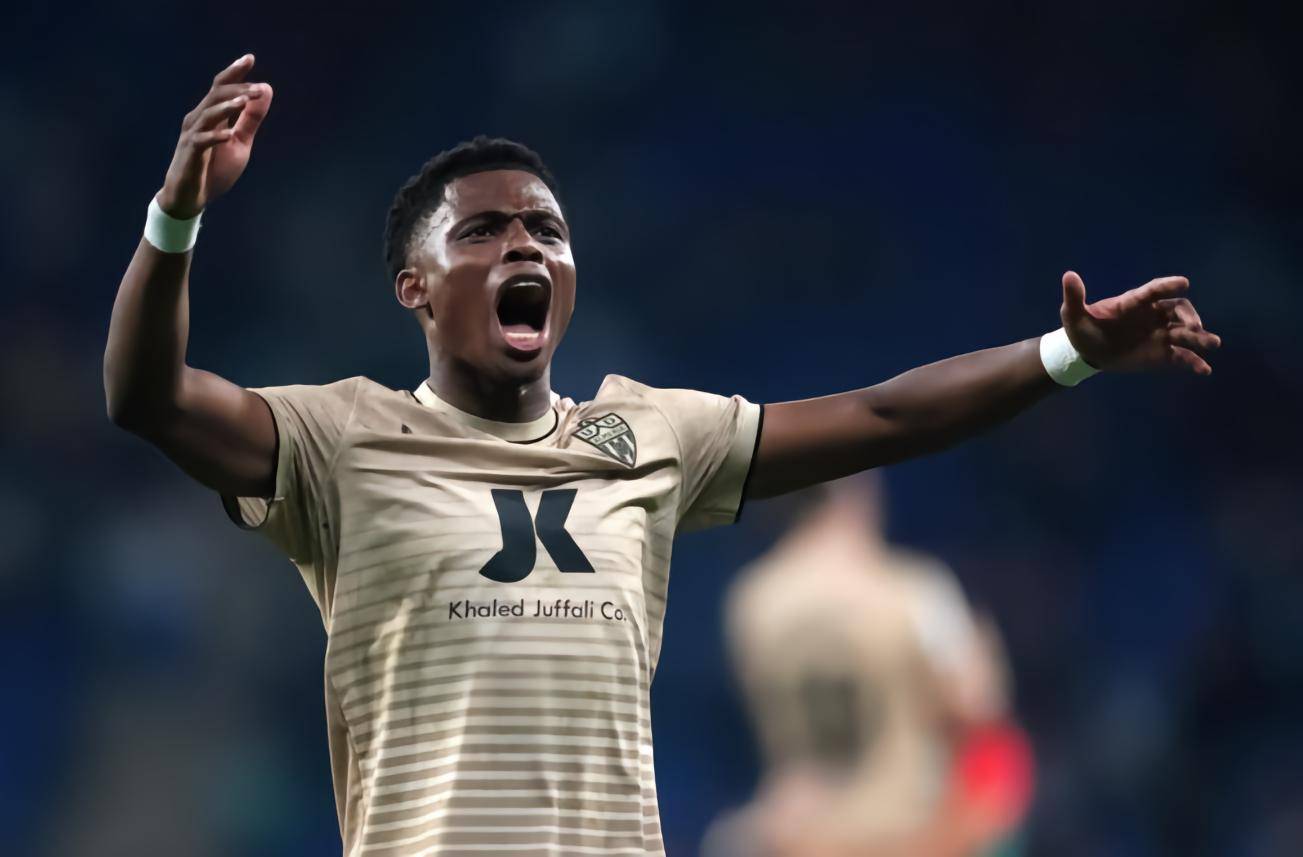 开云体育app-奥萨苏纳客场失利，保级形势日益严峻