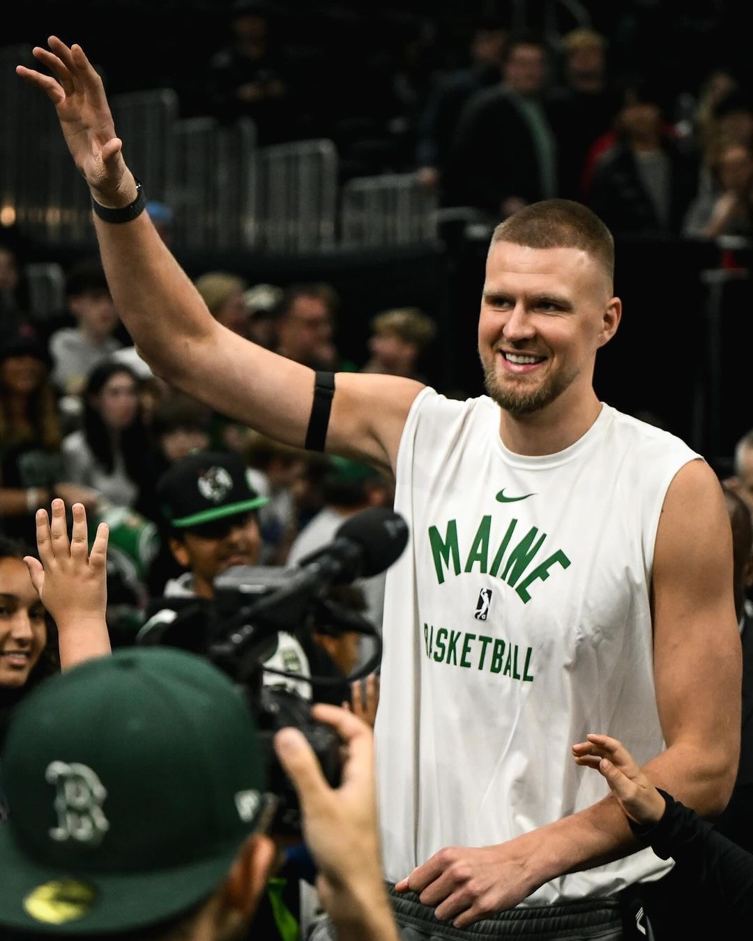 波尔津吉斯贡献双双，快船轻松击败的简单介绍