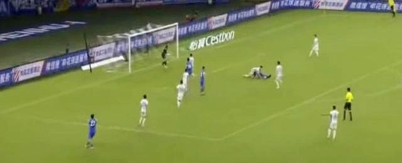 裁判决定的争议判罚引发热议