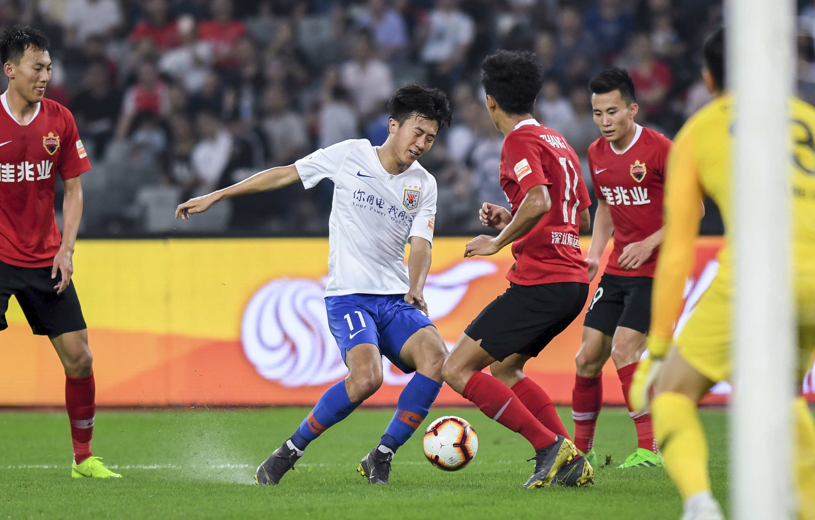 鲁能主场胜佳兆业继续保持领跑优势