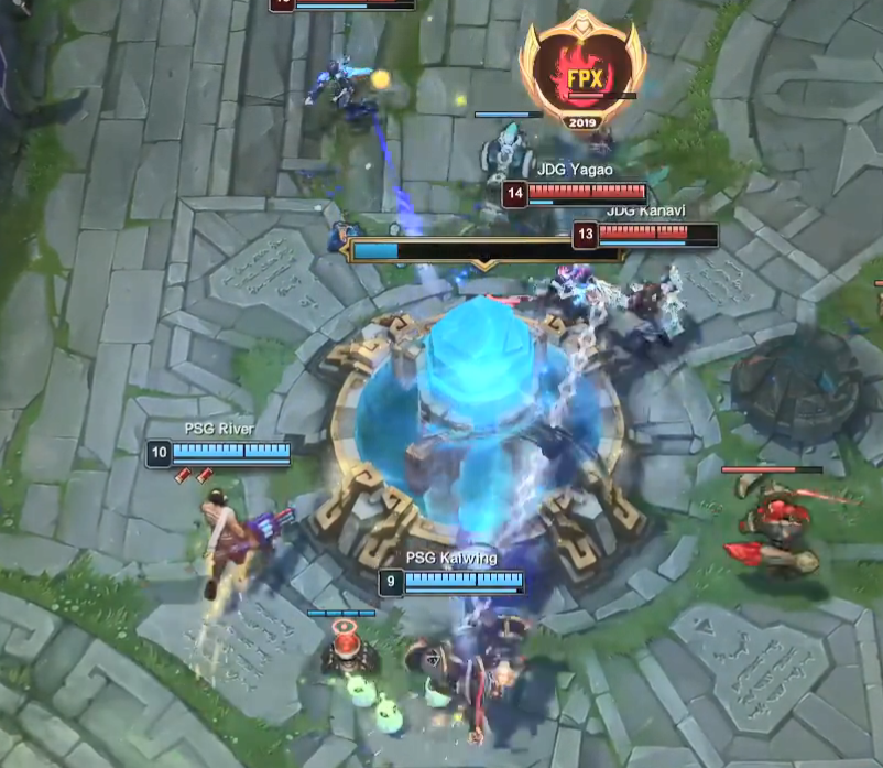 PSG轻取FNC，Kanavi关键团战开团秒人峡谷大战入围赛，引爆全场热议