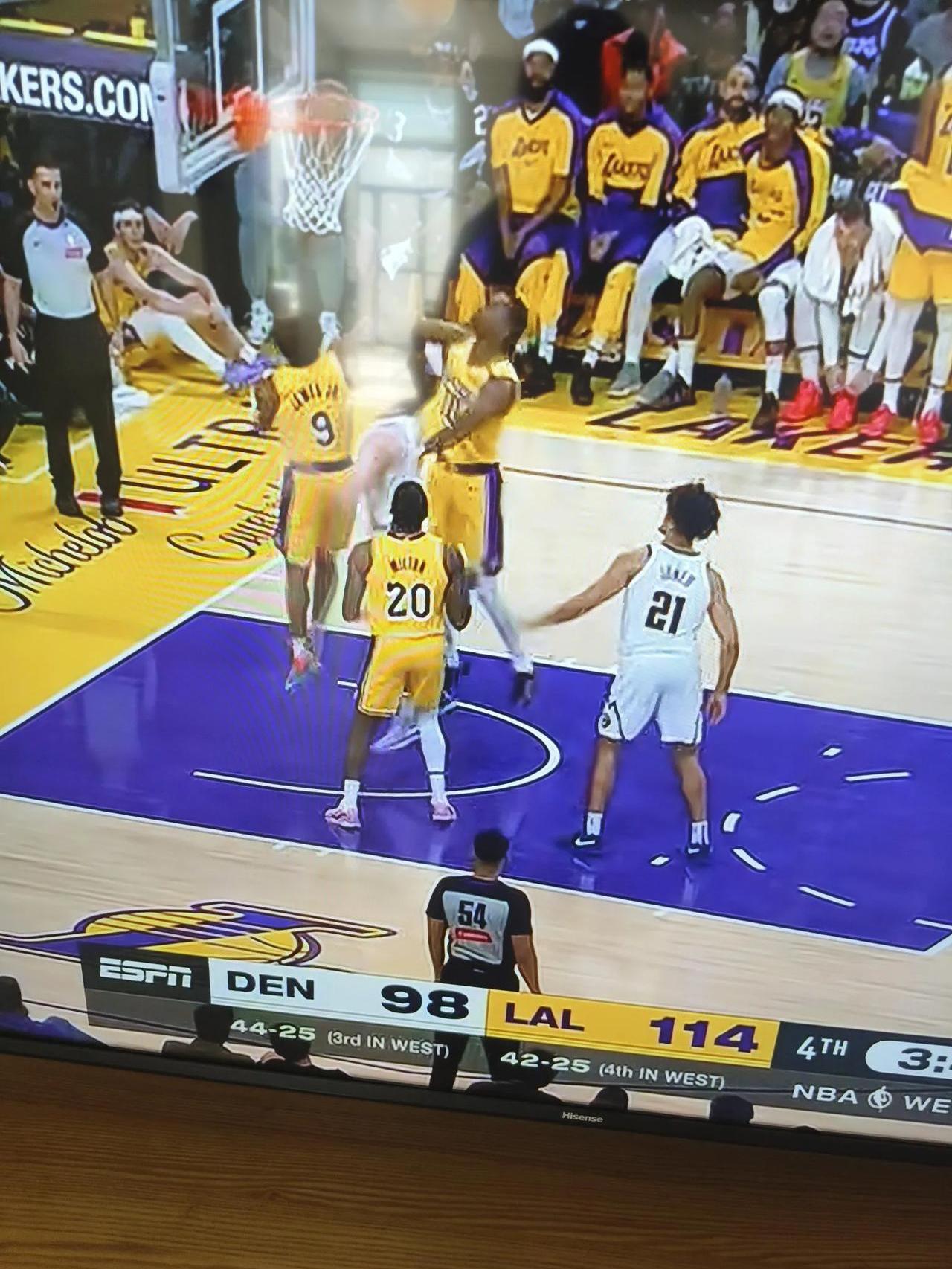 掘金队负于湖人，遭遇两连败