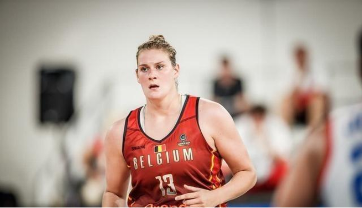 汤加女篮力挫对手，晋级八强