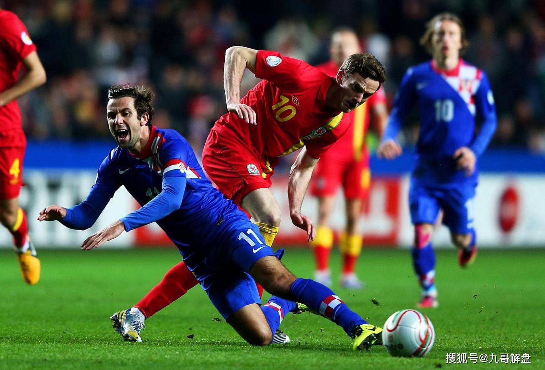 欧洲杯预选赛充满激烈对抗，胜负难分