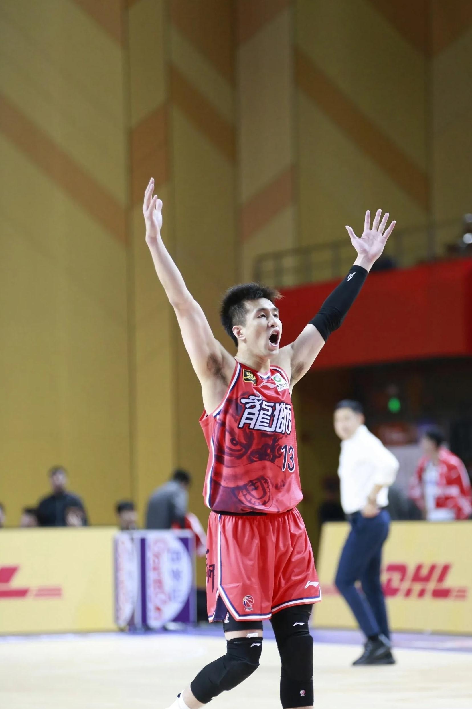 襄阳男篮遭遇尴尬失利，显露弱势