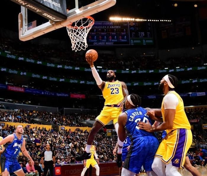 NBA历史得分王诞生！詹姆斯超越科比，成为历史第三