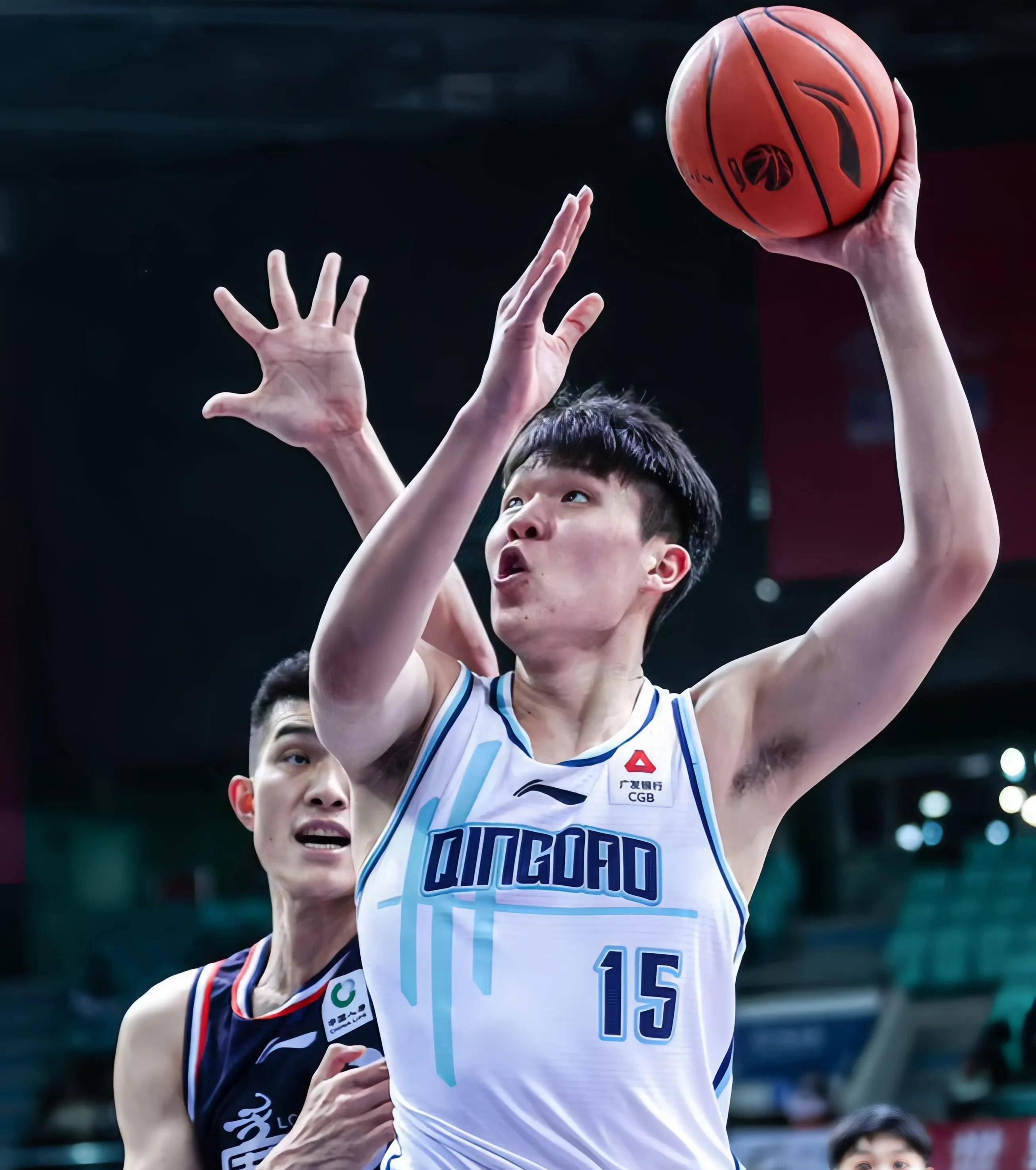 广东队力克广州队，布克惊艳四座的简单介绍