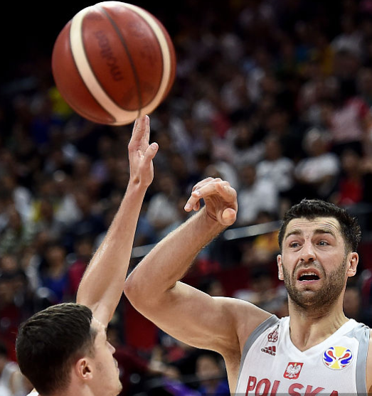 波兰队翻盘葡萄牙队，王皓关键制胜