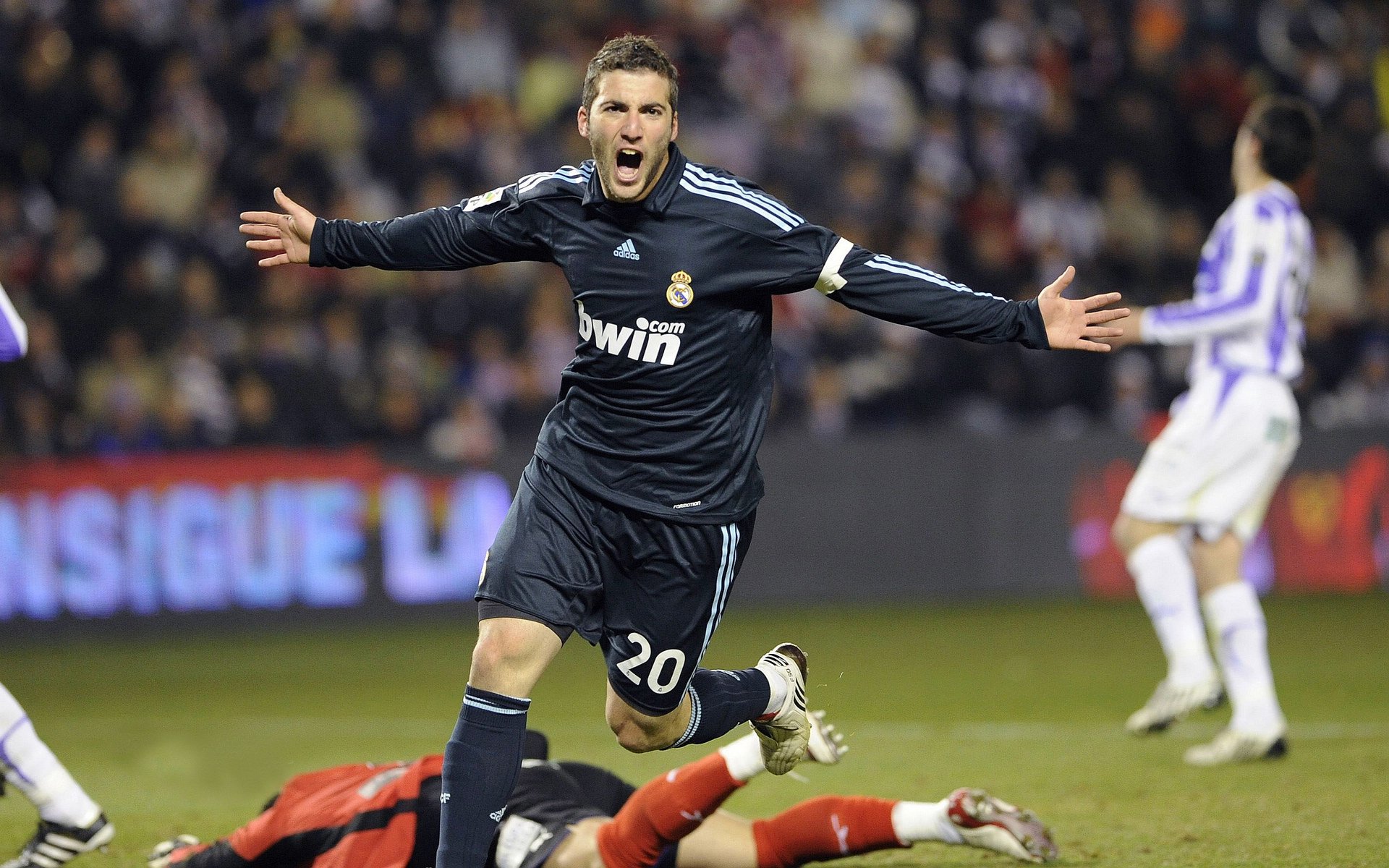 平行宇宙,当广厦巅峰对决遇上德甲战场的哈登