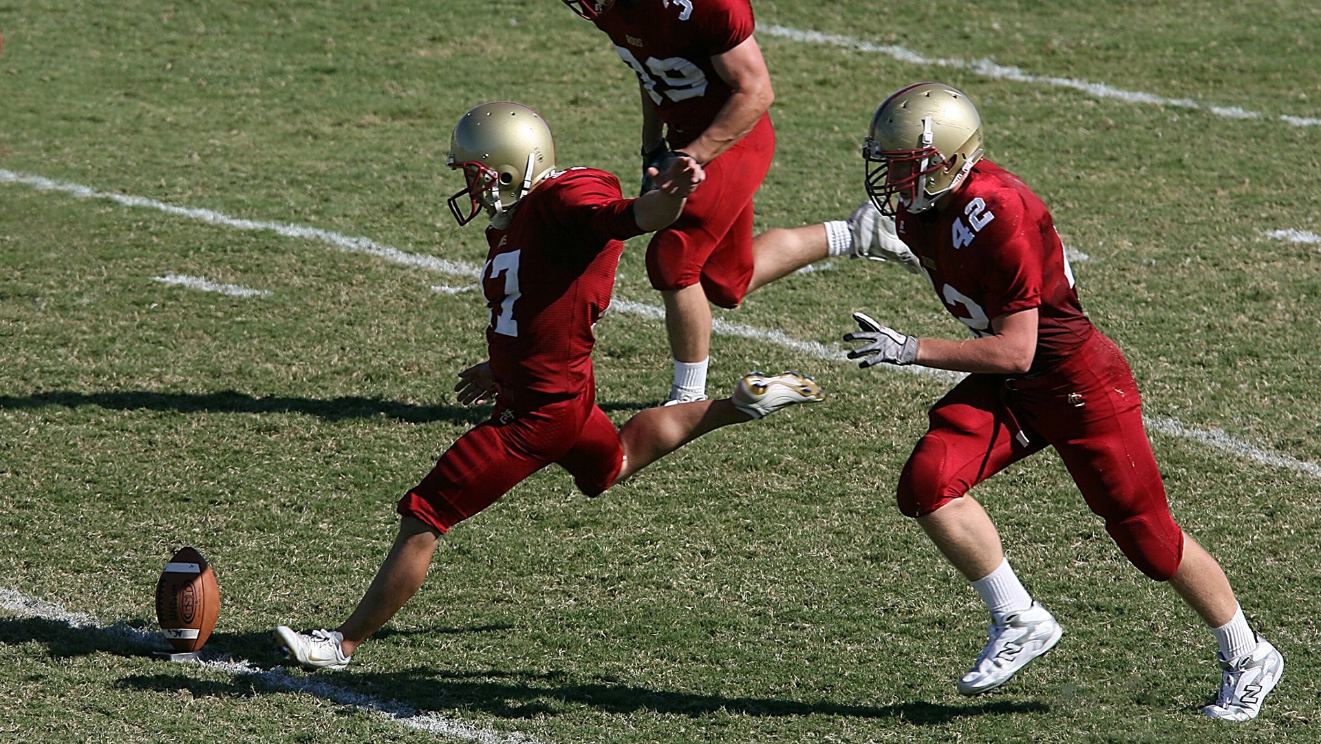 平行时空的共振,绿茵场与乒乓台的巅峰对决